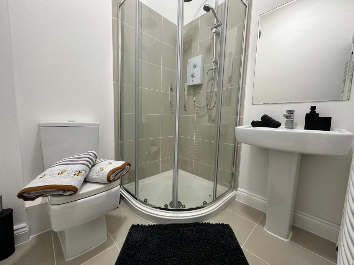 Bee Accommodations Leicester Bagian luar foto