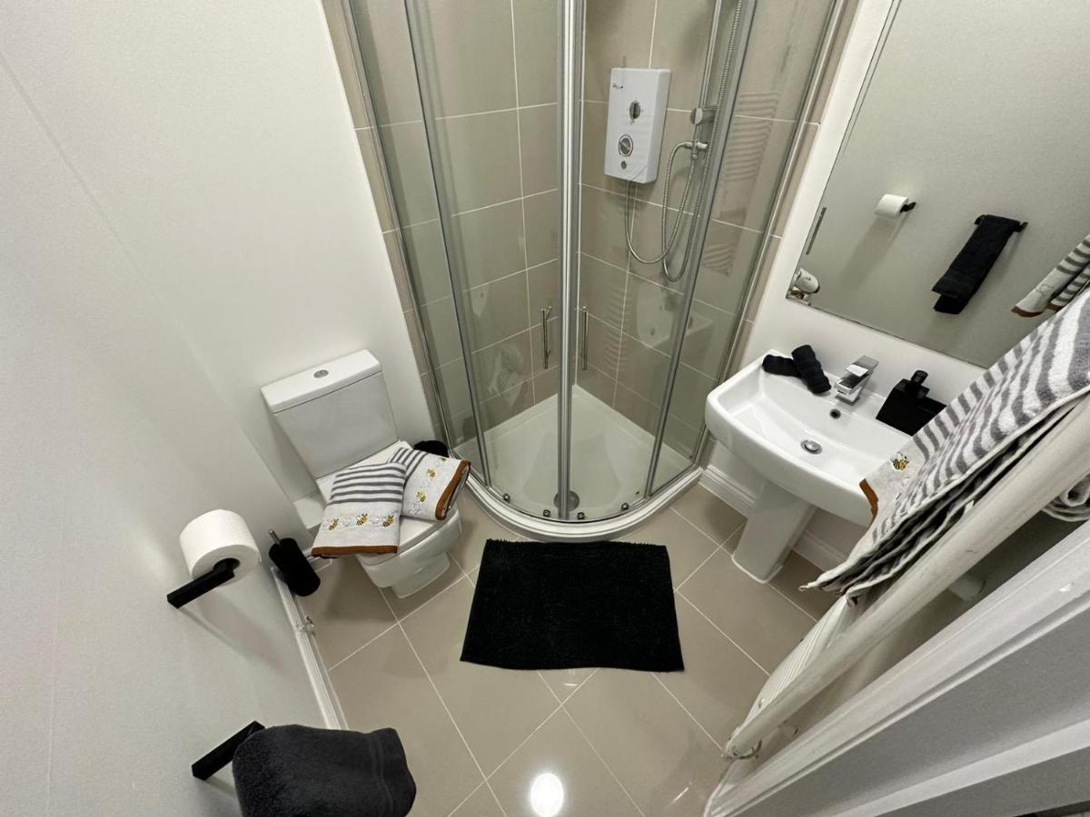 Bee Accommodations Leicester Bagian luar foto